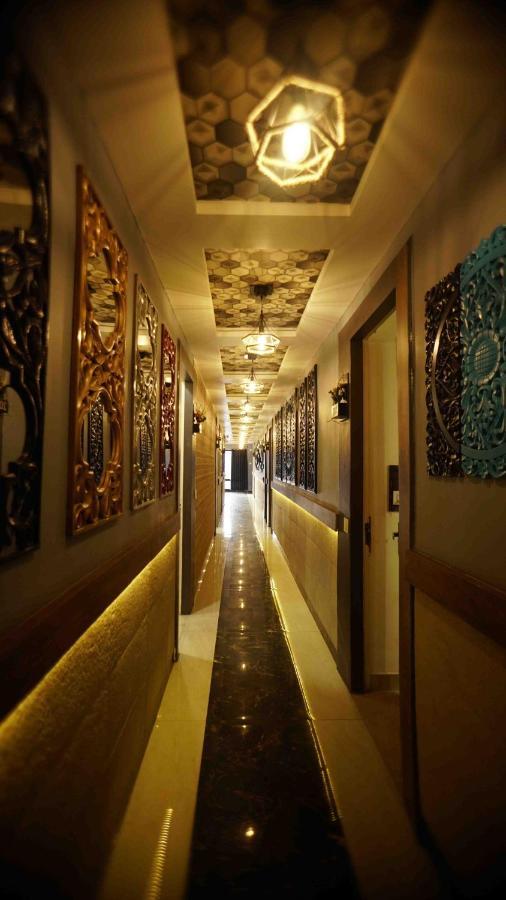 Hotel Soluxe Yamuna Nagar ภายนอก รูปภาพ