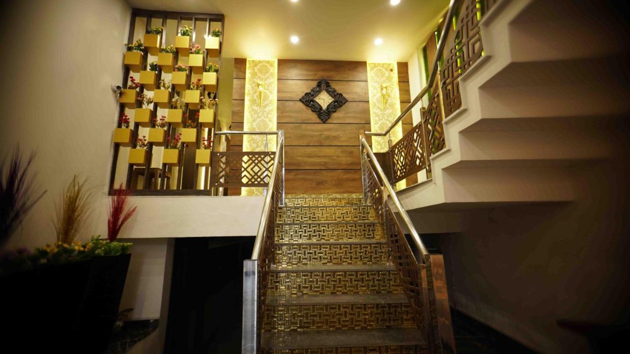 Hotel Soluxe Yamuna Nagar ภายนอก รูปภาพ