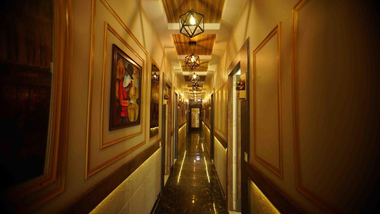 Hotel Soluxe Yamuna Nagar ภายนอก รูปภาพ