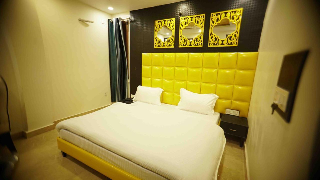 Hotel Soluxe Yamuna Nagar ภายนอก รูปภาพ