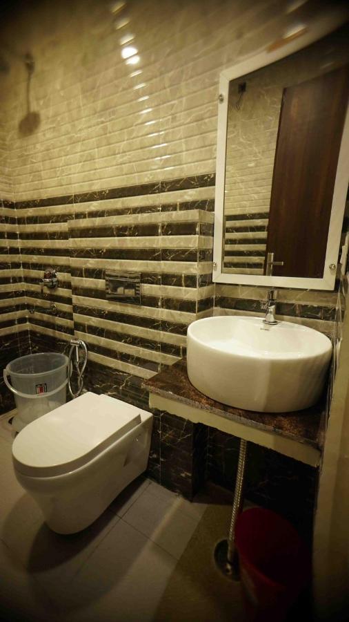 Hotel Soluxe Yamuna Nagar ภายนอก รูปภาพ